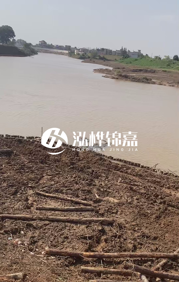 打松木樁施工用什么機械最好-松木樁施工技術(shù)要求？