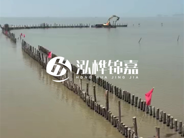 河道護坡打樁對河岸保護有何作用？河道松木樁水面需要預(yù)留多長？